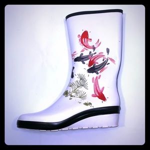 🌦Woman’s Cougar Rain Boots Size 6 Black White Koi